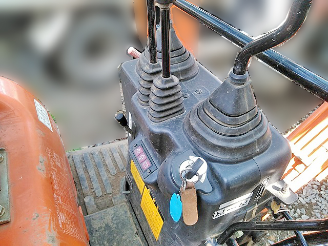 日立ミニユンボ（ミニバックホー）[写真24]