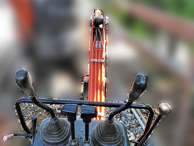 日立ミニユンボ（ミニバックホー）[写真26]