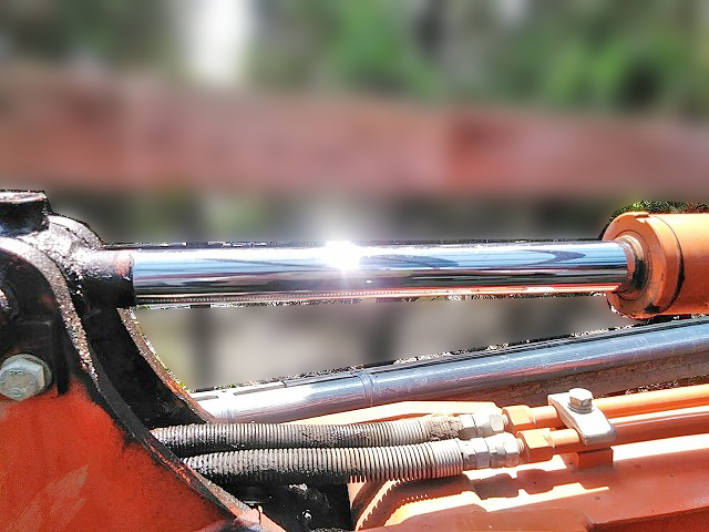 日立ミニユンボ（ミニバックホー）[写真09]