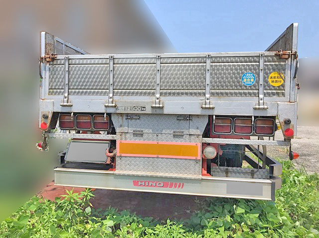 日野プロフィア平ボディ大型（10t）[写真11]