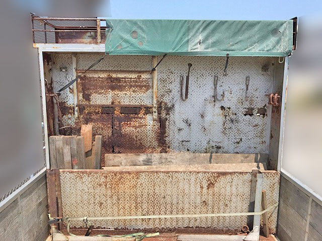 日野プロフィア平ボディ大型（10t）[写真16]