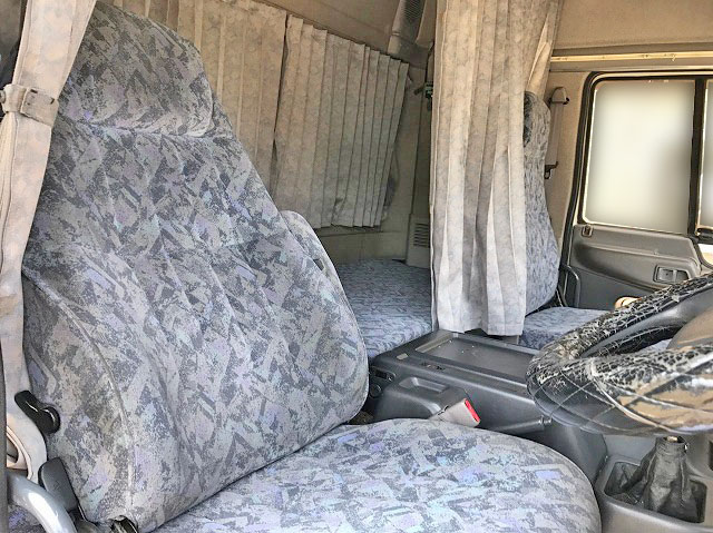 日野プロフィア平ボディ大型（10t）[写真27]