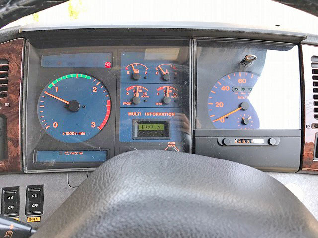 日野プロフィア平ボディ大型（10t）[写真29]