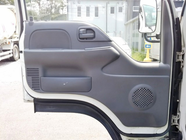 いすゞエルフ平ボディ小型（2t・3t）[写真30]