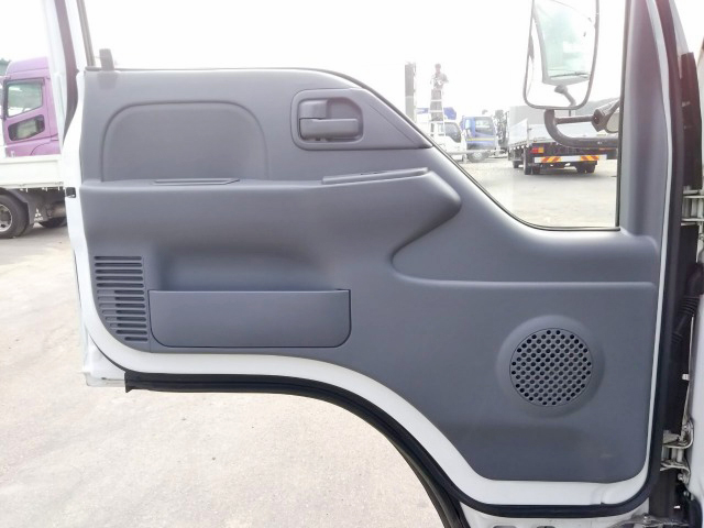 いすゞエルフ高所作業車小型（2t・3t）[写真31]