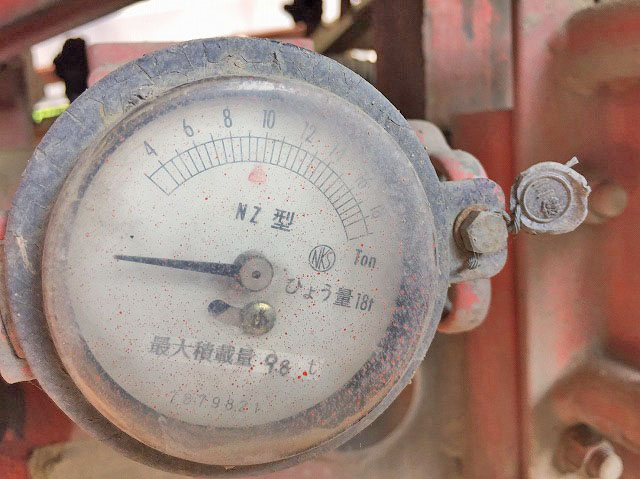 三菱ふそうスーパーグレートダンプ大型（10t）[写真12]