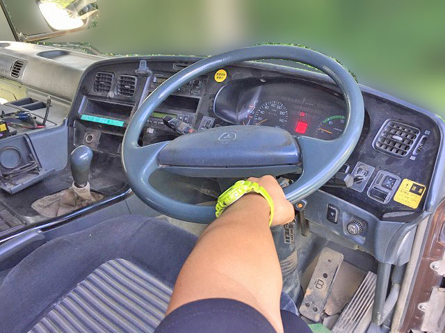 三菱ふそうスーパーグレートダンプ大型（10t）[写真37]