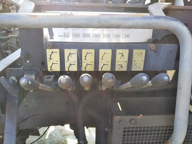 UDトラックスビッグサムヒアブクレーン大型（10t）[写真11]