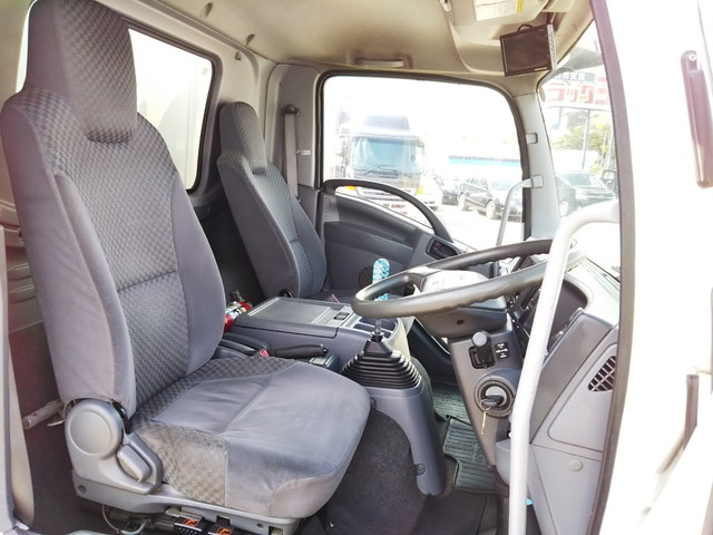 いすゞフォワード冷凍車（冷蔵車）中型（4t）[写真30]