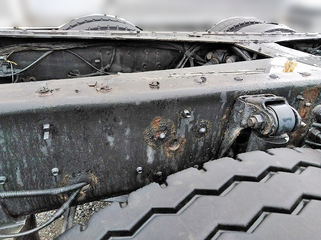 いすゞギガシャーシ大型（10t）[写真10]