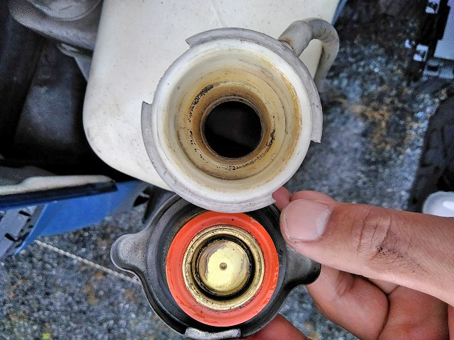 いすゞギガシャーシ大型（10t）[写真13]