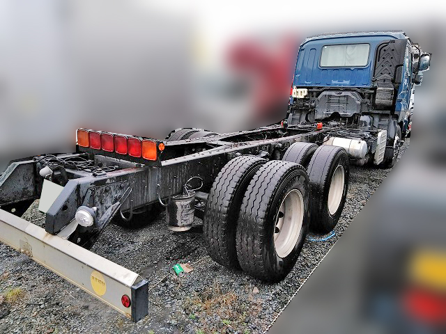 いすゞギガシャーシ大型（10t）[写真02]