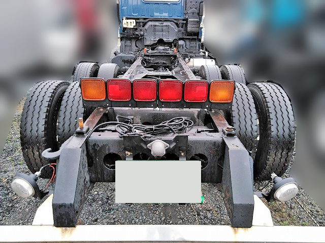 いすゞギガシャーシ大型（10t）[写真06]