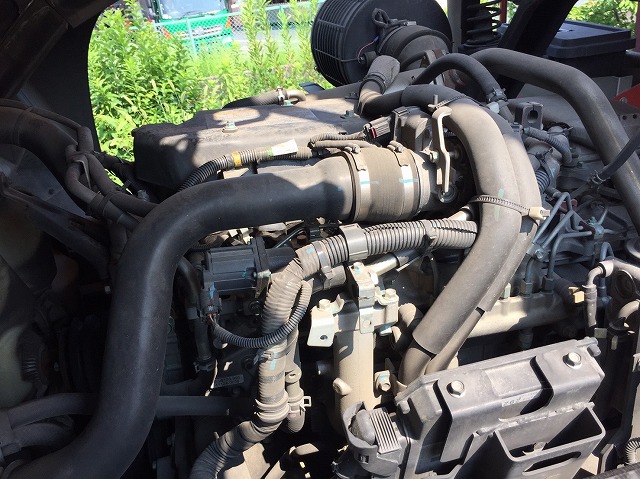 いすゞフォワードバルク車（粉粒体運搬車）増トン（6t・8t）[写真15]