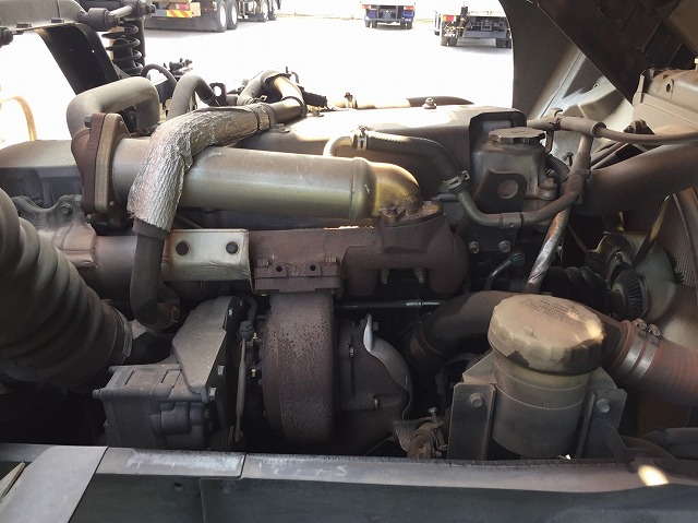 いすゞフォワードバルク車（粉粒体運搬車）増トン（6t・8t）[写真16]