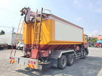 いすゞフォワードバルク車（粉粒体運搬車）増トン（6t・8t）[写真03]