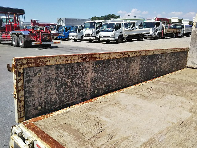 いすゞエルフ平ボディ小型（2t・3t）[写真14]