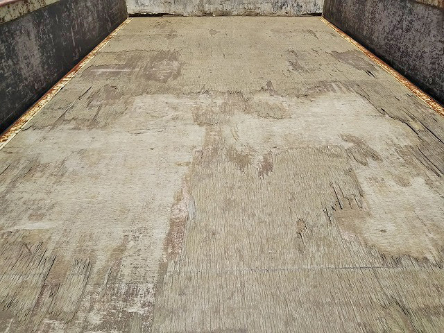 いすゞエルフ平ボディ小型（2t・3t）[写真15]