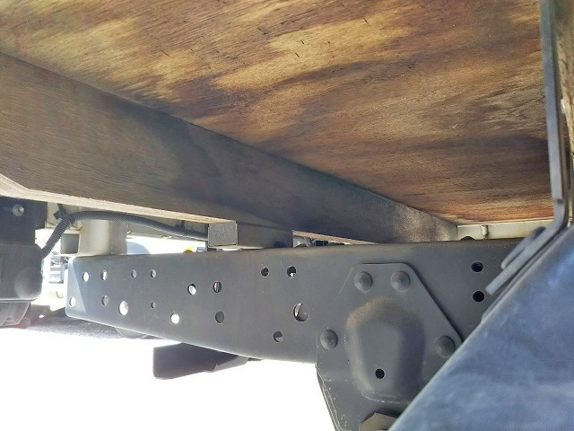 いすゞエルフ平ボディ小型（2t・3t）[写真24]