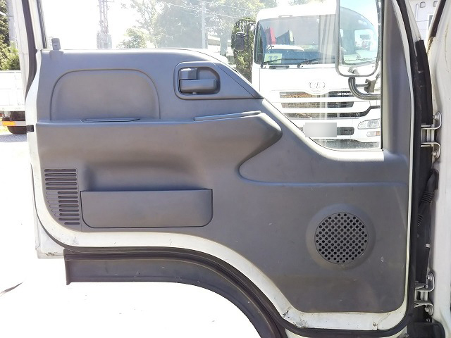 いすゞエルフ平ボディ小型（2t・3t）[写真28]