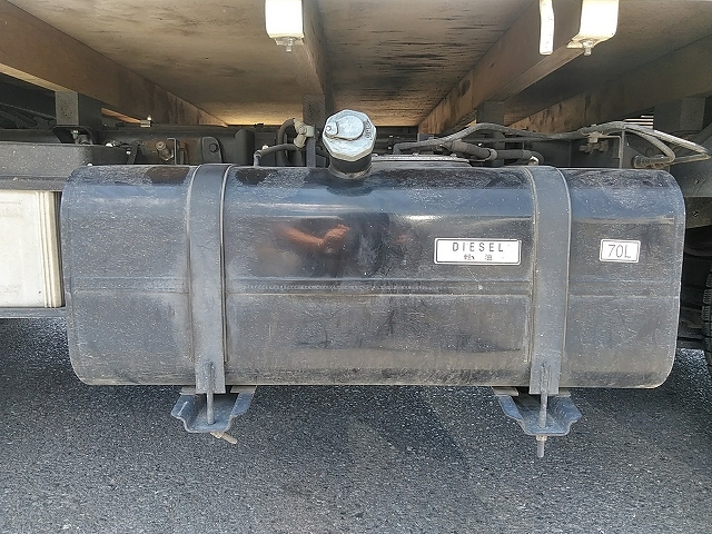 三菱ふそうキャンター平ボディ小型（2t・3t）[写真15]