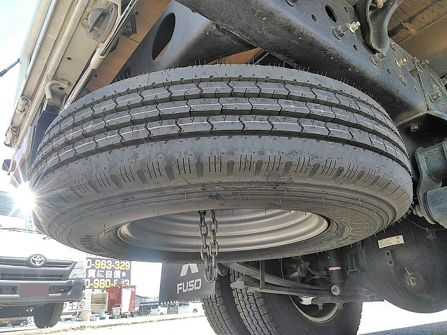 三菱ふそうキャンター平ボディ小型（2t・3t）[写真16]