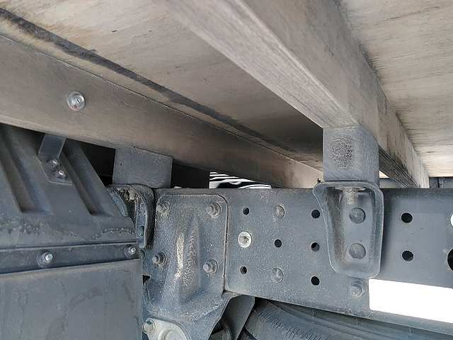 三菱ふそうキャンター平ボディ小型（2t・3t）[写真17]