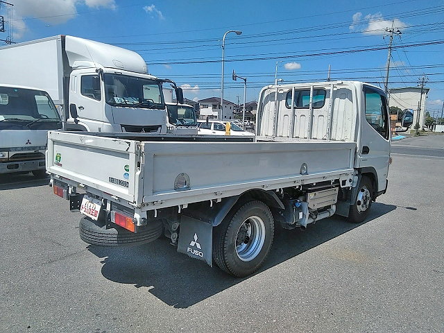 三菱ふそうキャンター平ボディ小型（2t・3t）[写真02]