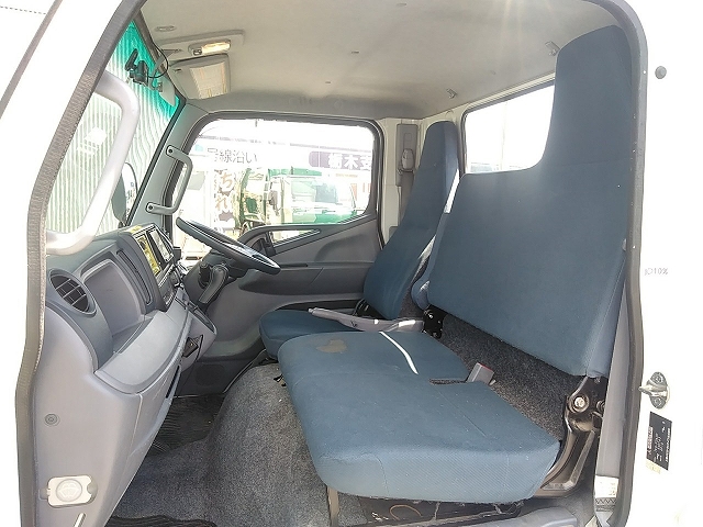 三菱ふそうキャンター平ボディ小型（2t・3t）[写真28]