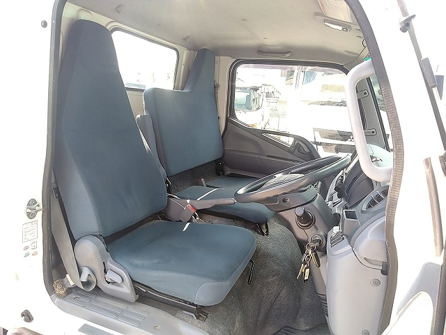 三菱ふそうキャンター平ボディ小型（2t・3t）[写真29]