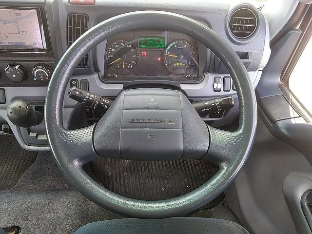 三菱ふそうキャンター平ボディ小型（2t・3t）[写真34]