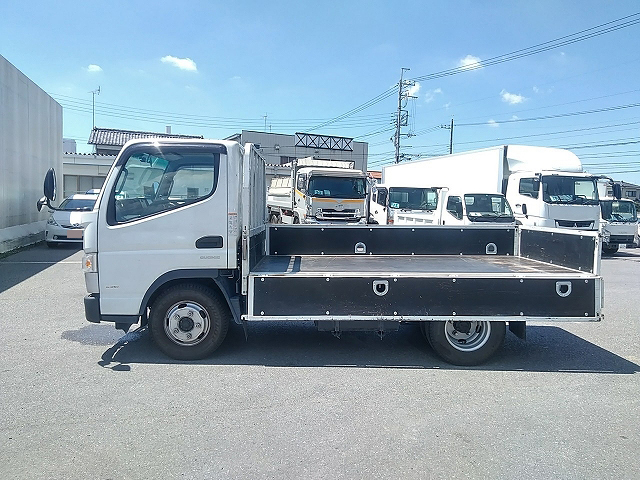 三菱ふそうキャンター平ボディ小型（2t・3t）[写真06]