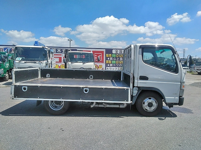 三菱ふそうキャンター平ボディ小型（2t・3t）[写真08]