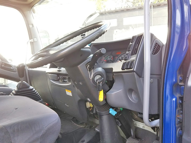 いすゞフォワードアルミブロック中型（4t）[写真33]