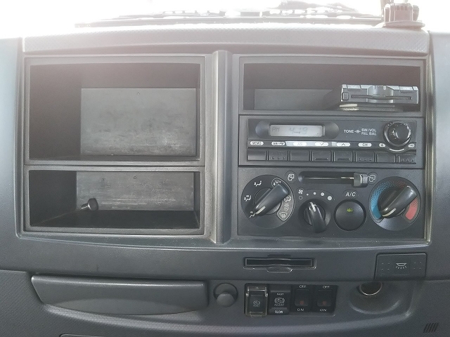 いすゞフォワードアルミブロック中型（4t）[写真34]