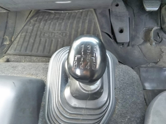 いすゞフォワードアルミブロック中型（4t）[写真37]