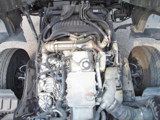 日野レンジャー幌ウイング中型（4t）[写真15]