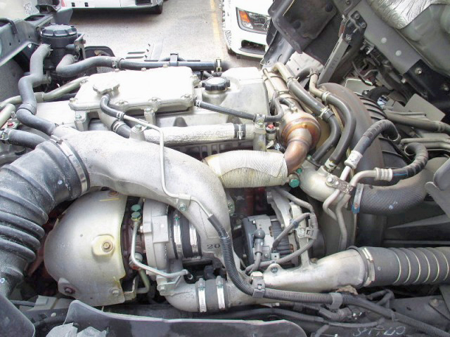 日野レンジャー幌ウイング中型（4t）[写真17]