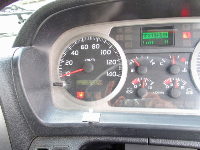 日野レンジャー幌ウイング中型（4t）[写真22]