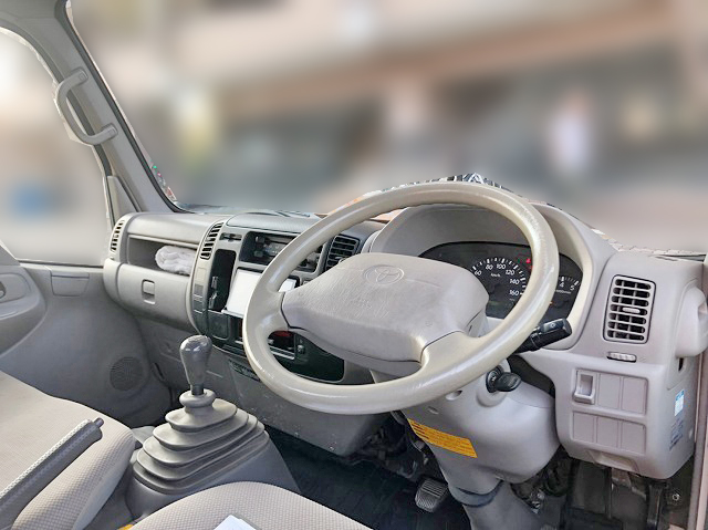 トヨタダイナ平ボディ小型（2t・3t）[写真19]