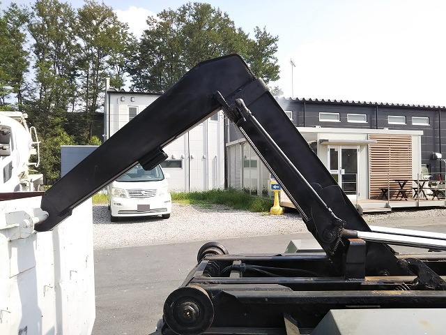 三菱ふそうファイターアームロール中型（4t）[写真13]