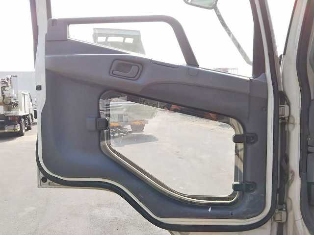 三菱ふそうファイターアームロール中型（4t）[写真27]