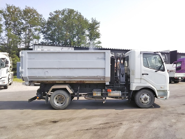 三菱ふそうファイターアームロール中型（4t）[写真07]