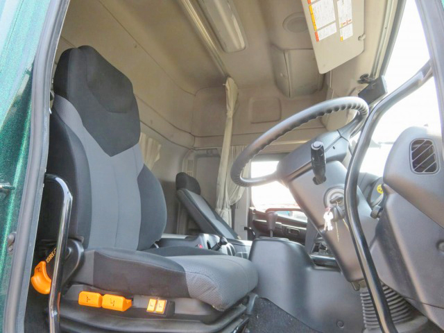 日野プロフィアアルミウイング大型（10t）[写真31]