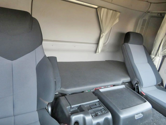 日野プロフィアアルミウイング大型（10t）[写真32]