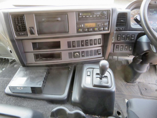 日野プロフィアアルミウイング大型（10t）[写真34]