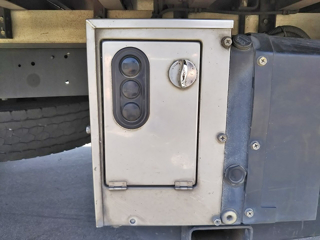 日野レンジャーアルミバン中型（4t）[写真19]