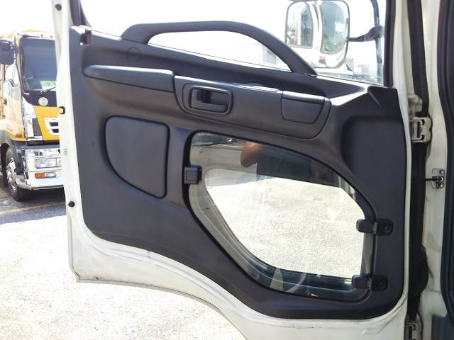 日野レンジャーアルミバン中型（4t）[写真28]