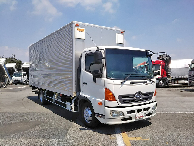 日野レンジャーアルミバン中型（4t）[写真03]