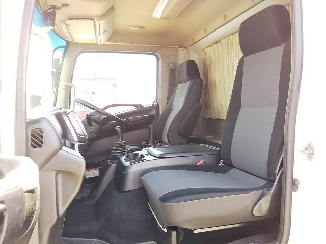 日野レンジャーアルミバン中型（4t）[写真30]